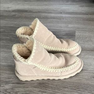 BearPaw Cream Women's Cozy Boots